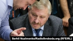 Бывший глава Нацгвардии Украины, 17 мая 2019 года во время суда