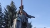 Ukraine. Poltava. Dismantling of the monument to Peter the Great. Photo by Acting Mayor Ekaterina Yamshchikova